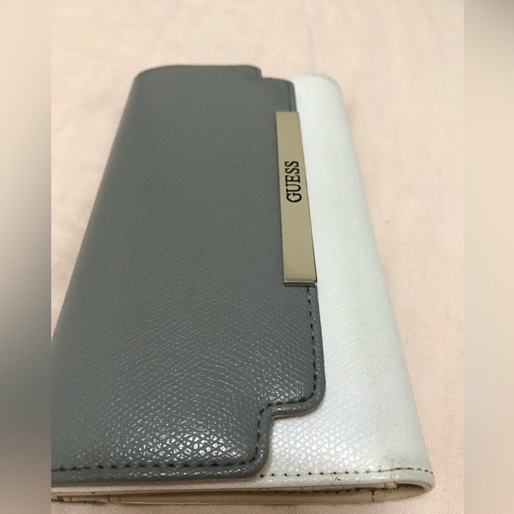 Guess Wallet Gray and White - Picture 3 of 12